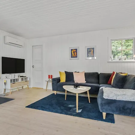 Two-bedroom Pet Friendly In * Holbæk