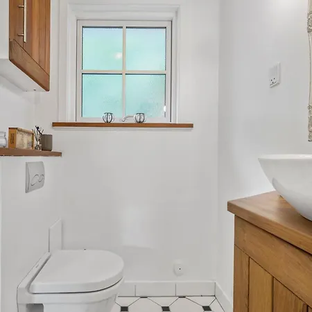 Two-bedroom Pet Friendly In Holiday home Holbaek